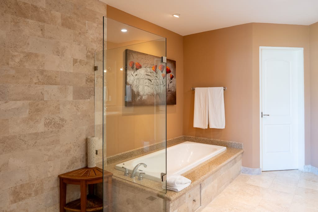 Cozy 2-bedroom condo C103