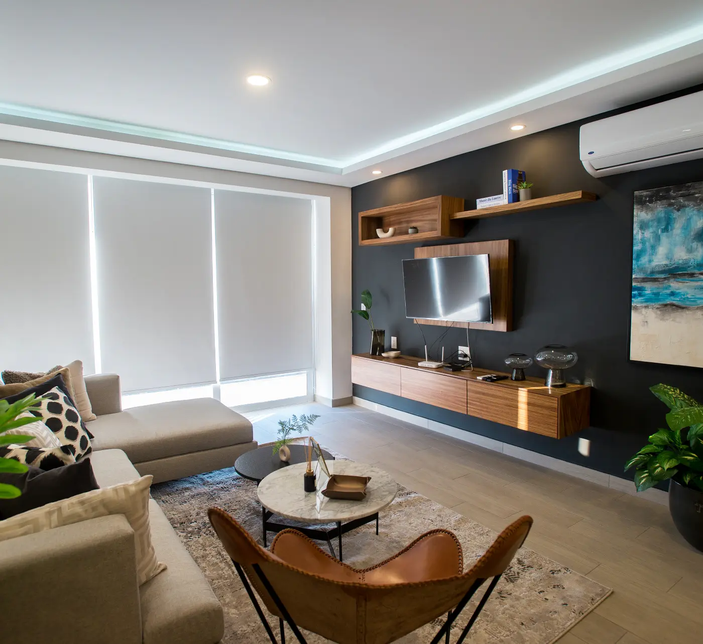 Real View Towers W204