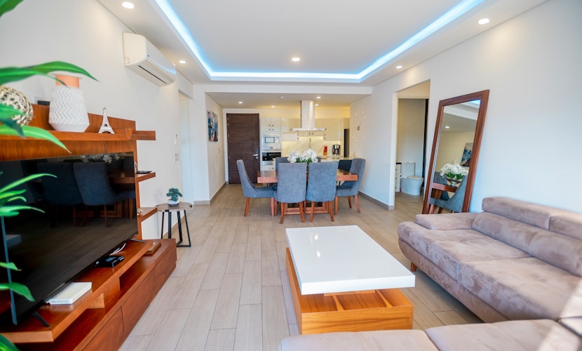 Real View Towers Modern 2BR w/ Pool & King Bed