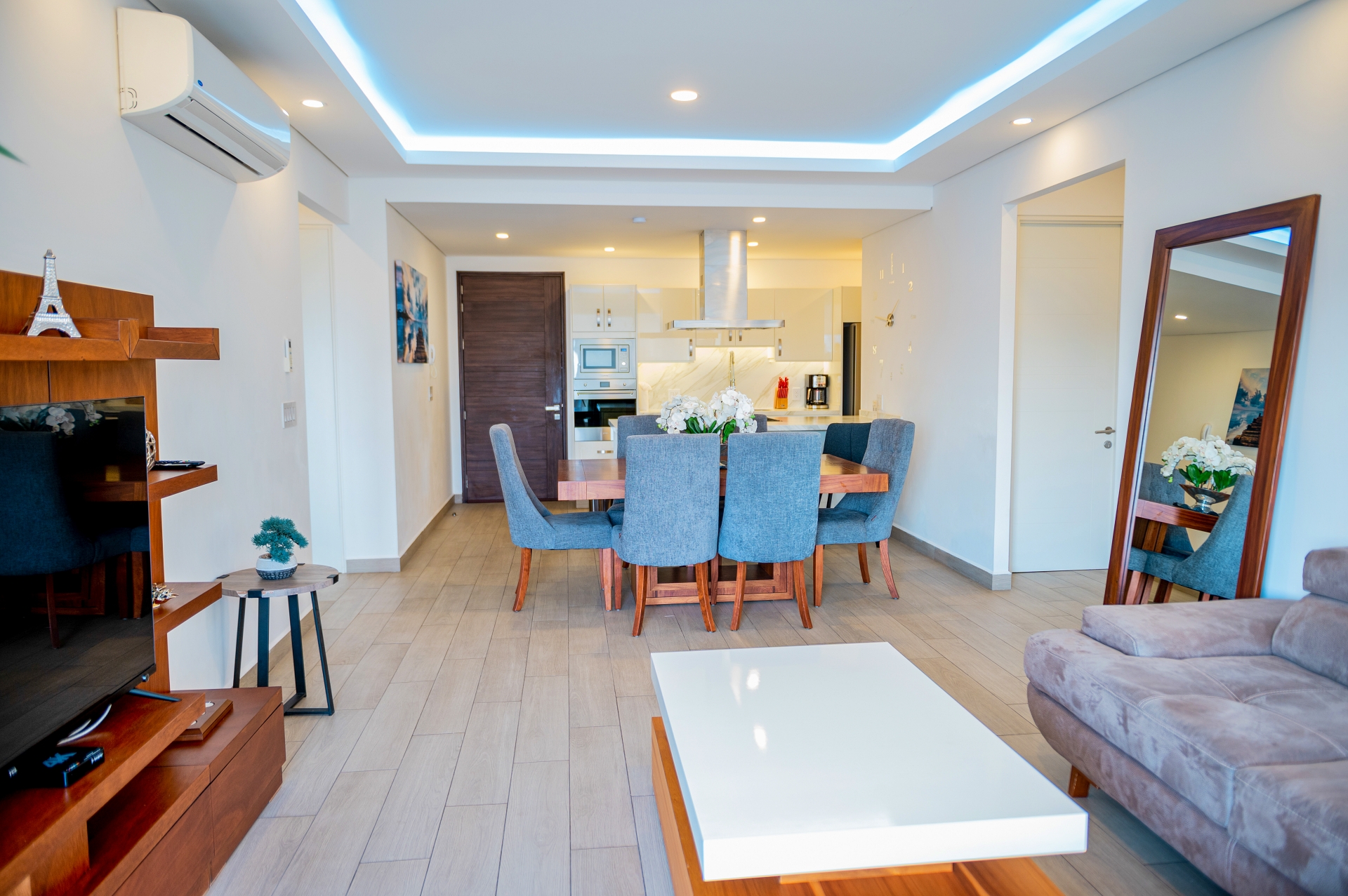 Real View Towers Modern 2BR w/ Pool & King Bed