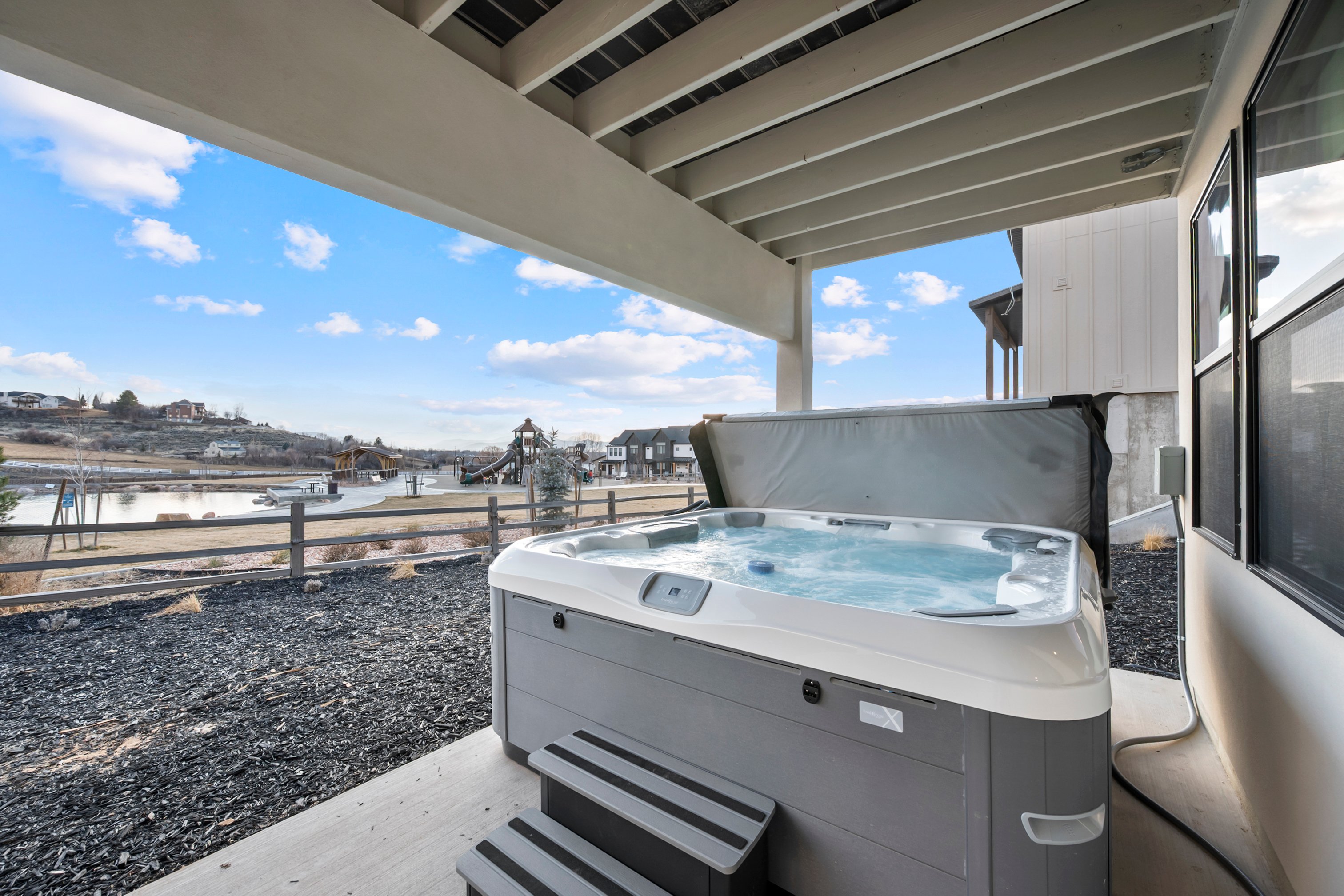 Deer Valley Modern 5br5ba Sleeps 16, HotTub-Views