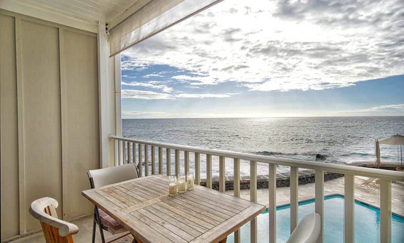 🍍Oceanfront Condo & Walking Distance to Beach and Town! 🏖 - Hale Kona Kai 207