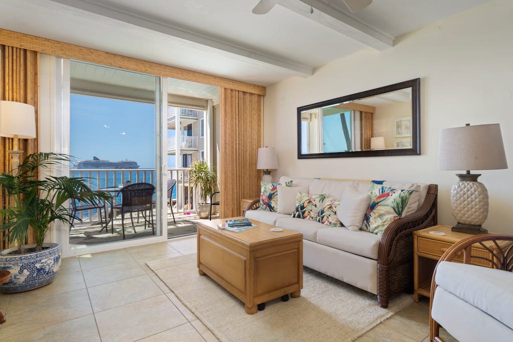 🌊 Wonderful Oceanfront Condo Newly Renovated! 🌅 - Hale Kona Kai 206