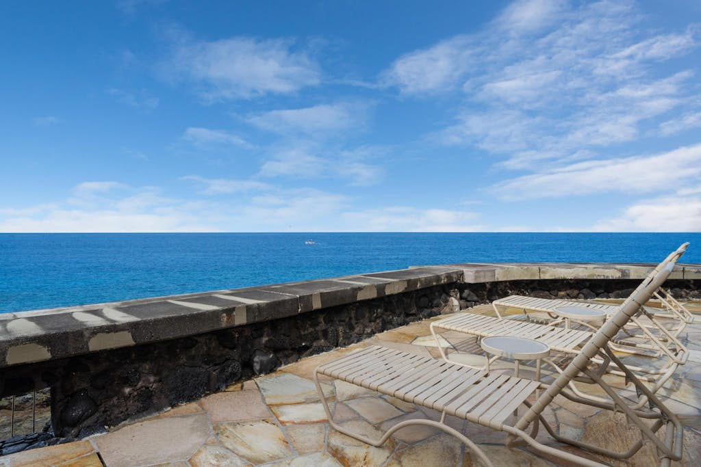 🌊 Wonderful Oceanfront Condo Newly Renovated! 🌅 - Hale Kona Kai 206