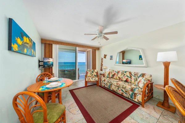 🐳 Newly Renovated Oceanfront Condo in Kona! 🌅 - Hale Kona Kai 302