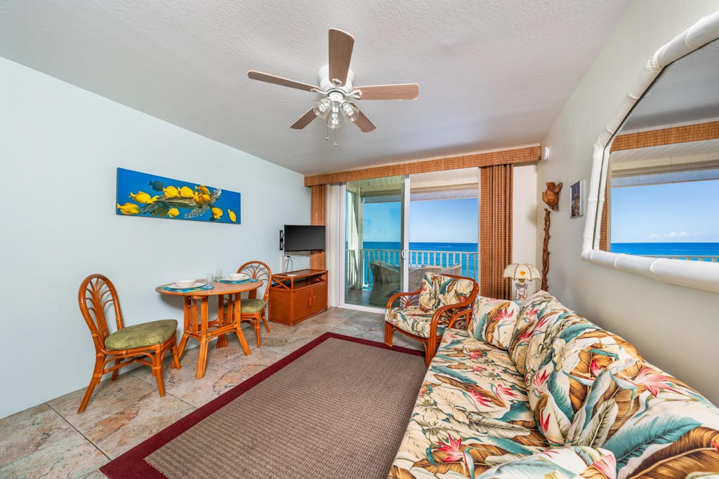 🐳 Newly Renovated Oceanfront Condo in Kona! 🌅 - Hale Kona Kai 302