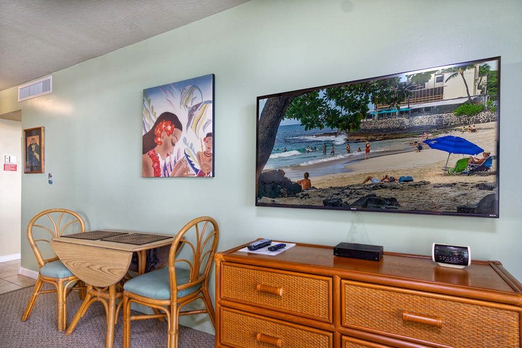 Spectacular Condo 🤿 with a Lanai that Almost Hangs Over The Ocean! 🌊 - Hale Kona Kai 304