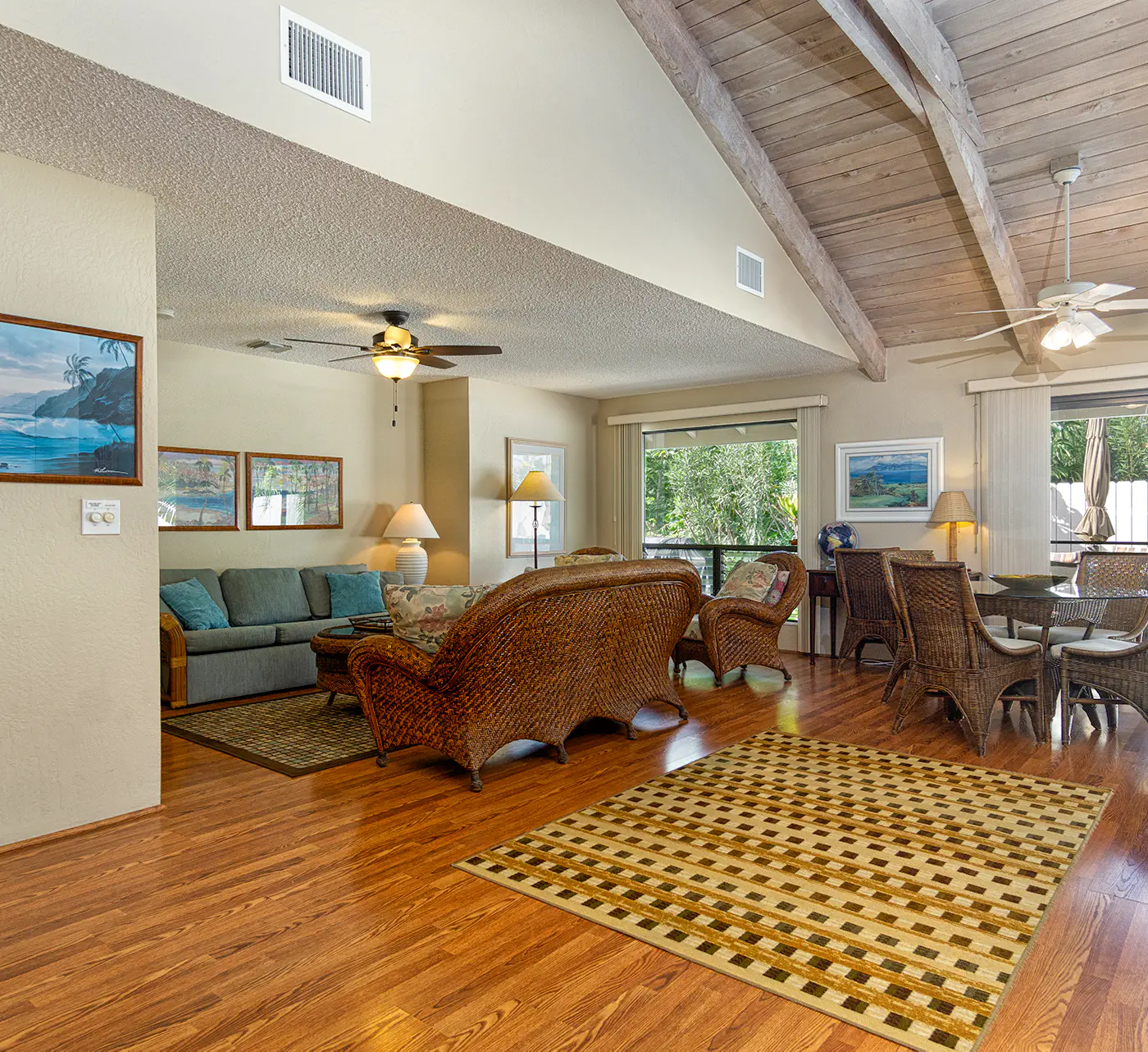 Hale Naniloa - White Sands Beach Home