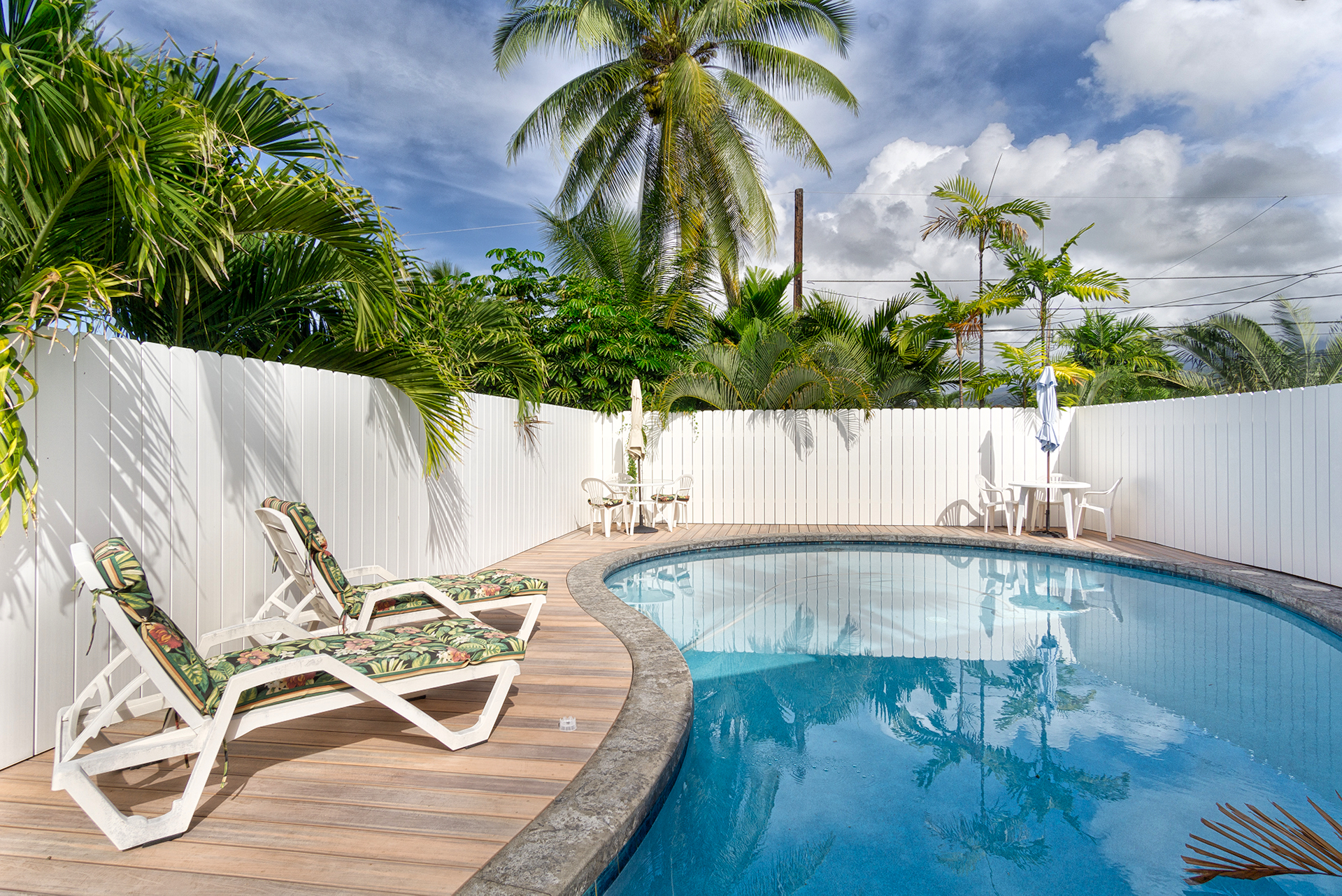 Hale Naniloa - White Sands Beach Home
