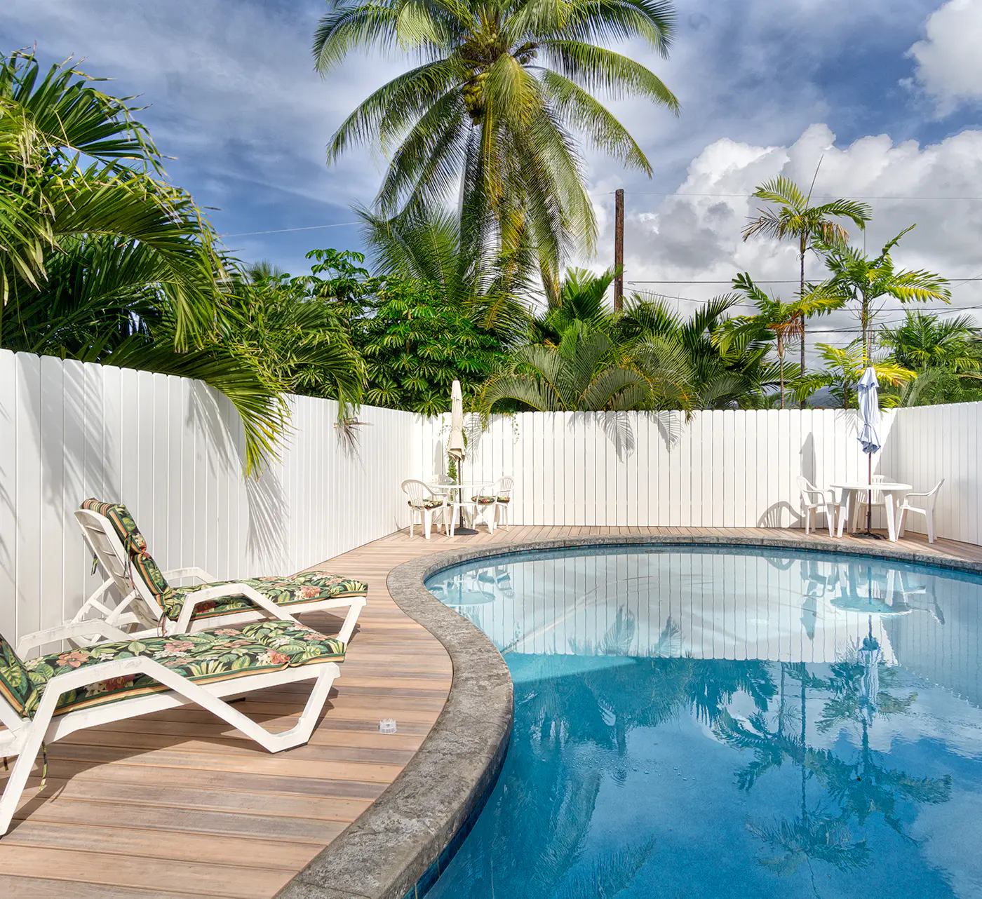 Hale Naniloa - White Sands Beach Home