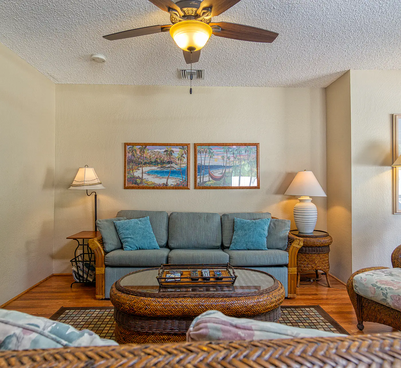 Hale Naniloa - White Sands Beach Home