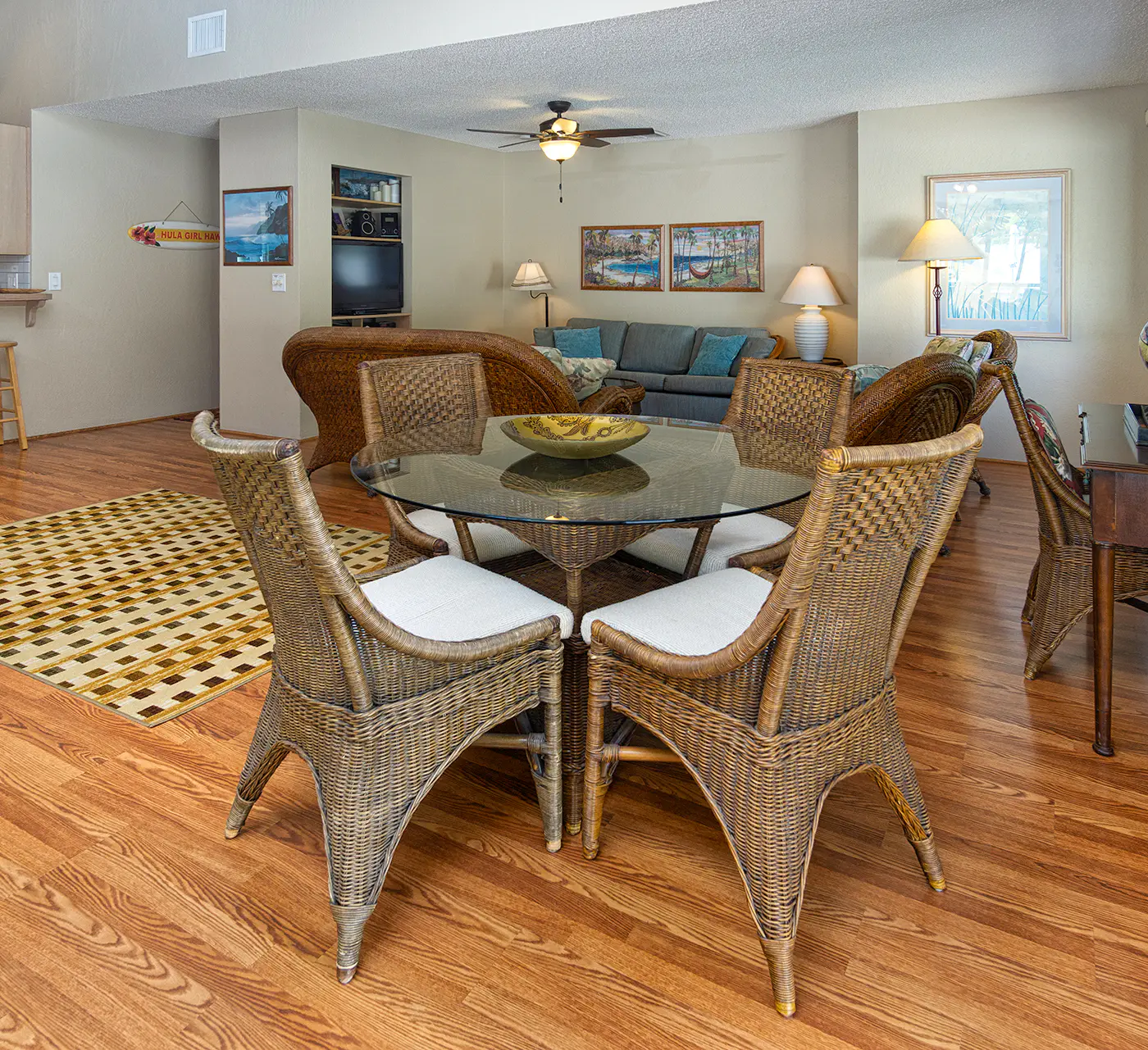 Hale Naniloa - White Sands Beach Home