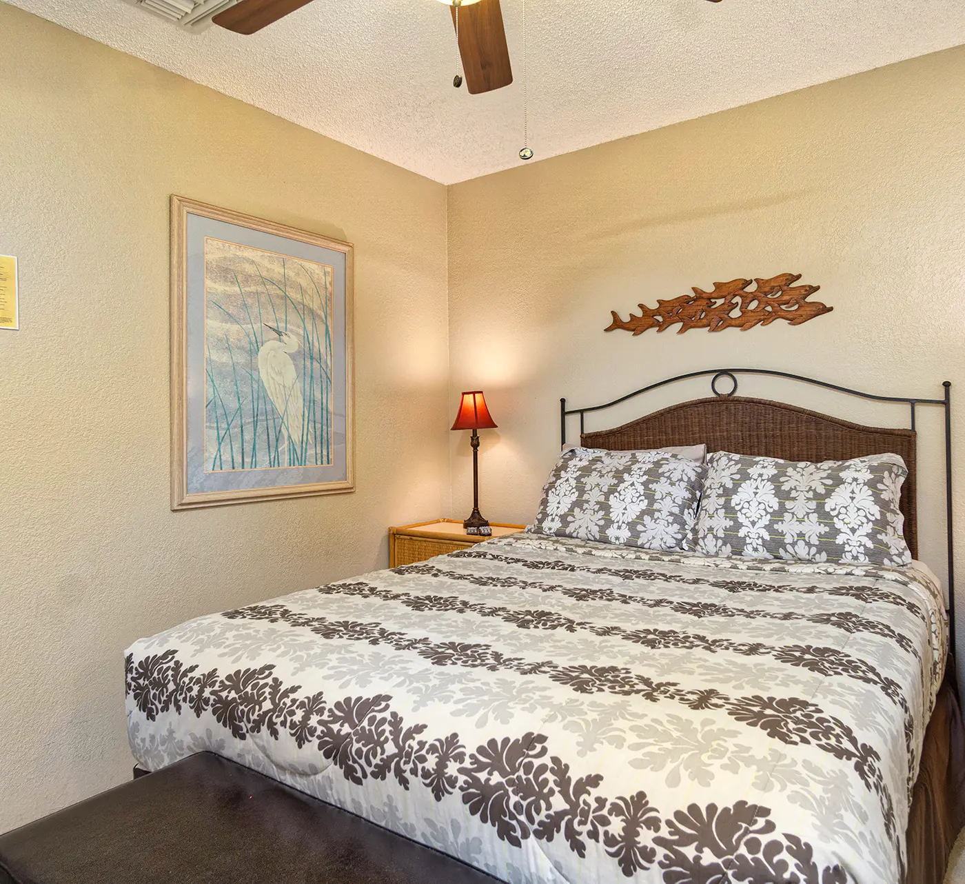 Hale Naniloa - White Sands Beach Home