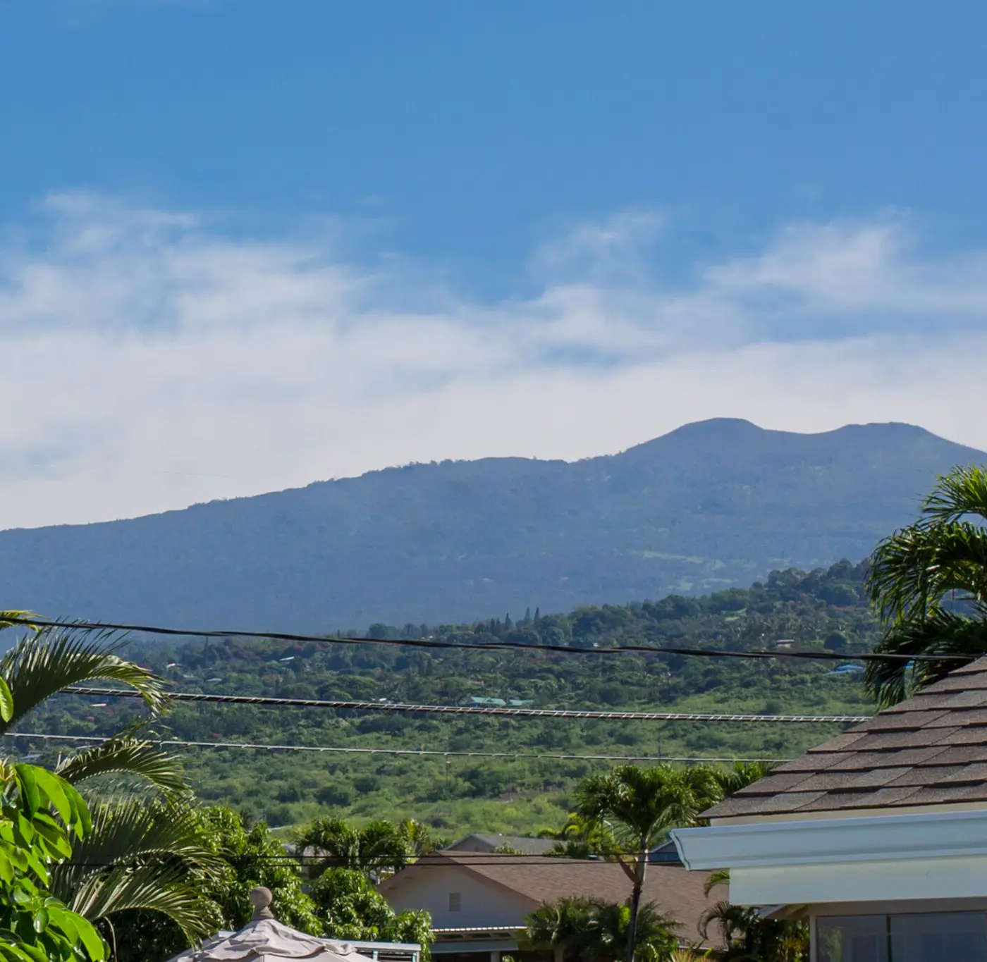 Hale Naniloa - White Sands Beach Home