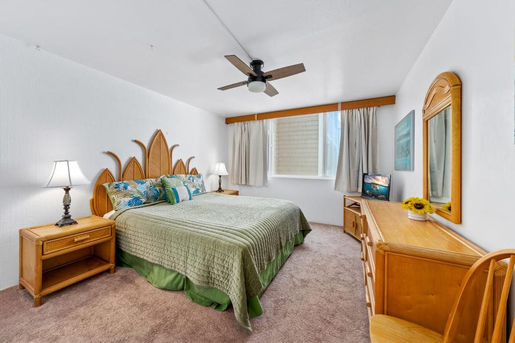 Oceanfront Blissful Sanctuary 🐳 Balcony that Almost Hangs Over The Ocean! 🐠 Hale Kona Kai 308