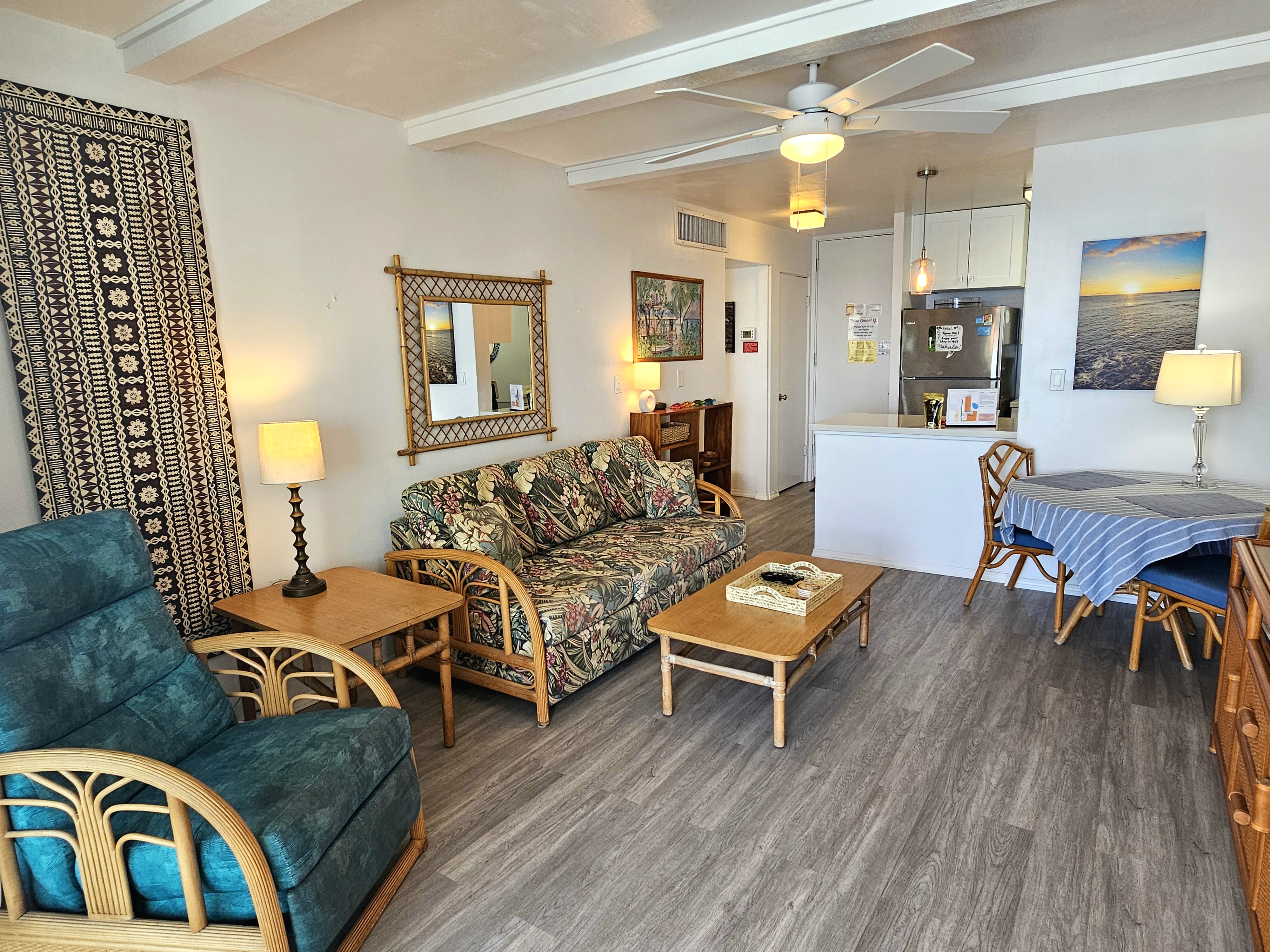 Beautiful Renovated Oceanfront Condo 🐬 Incredible Views From The Lanai! 🌅 Hale Kona Kai 407