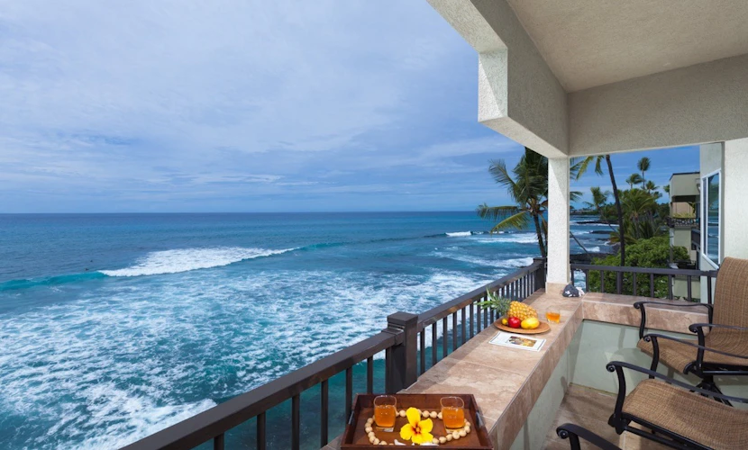 Amazing 🏄♀️ Oceanfront Penthouse 🐬 Newly Renovated! - Banyan Tree 403C 🌅