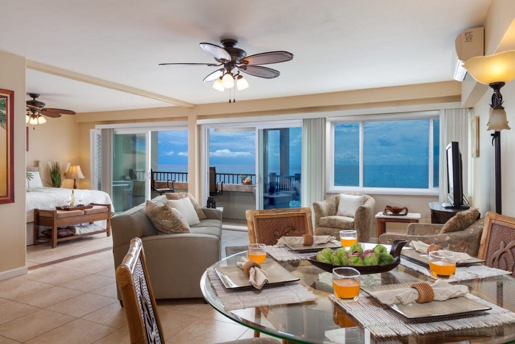 Amazing 🏄‍♀️ Oceanfront Penthouse 🐬 Newly Renovated!  - Banyan Tree 403C 🌅