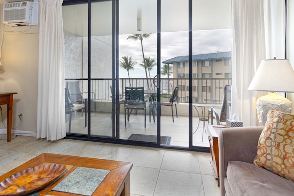 Beautiful Condo 🌺 with a Stunning Ocean View! 🐳 Kona Reef C-22