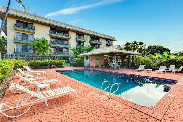 New! 🌺 Kahaluu Bay Village 201 🐠 Close to Snorkeling, Swimming & Surfing Plus Pool 🐬