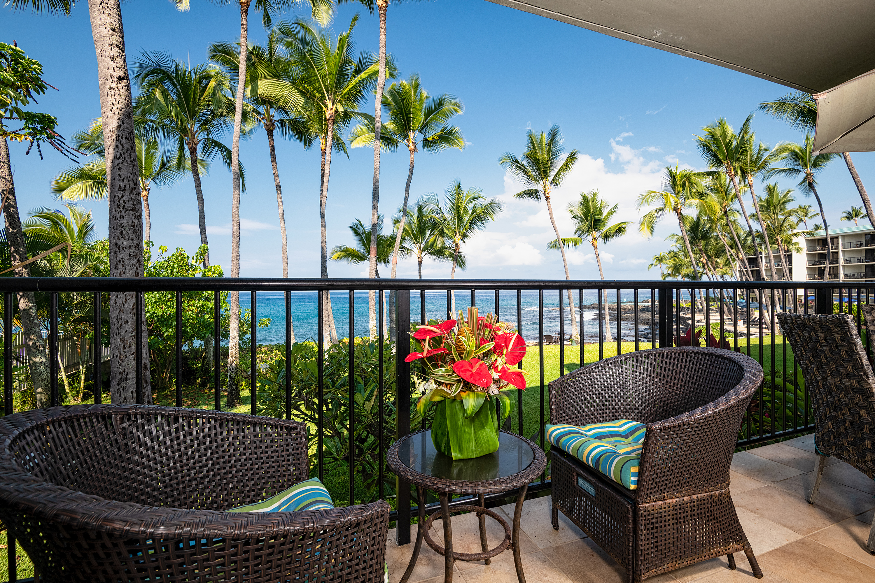 Kona By The Sea #101 Luxury Ocean Front