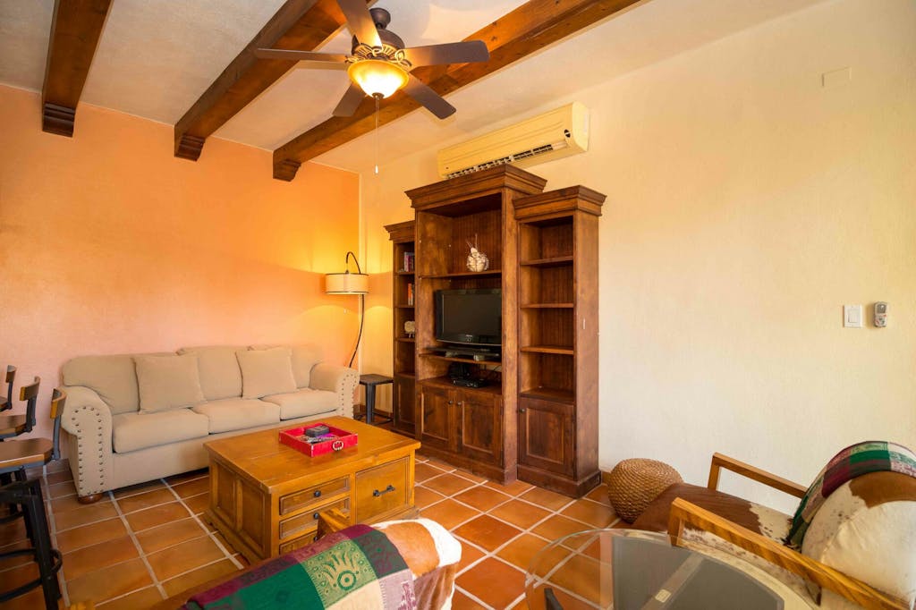 Pleasant home close to community Pool and Wine bar