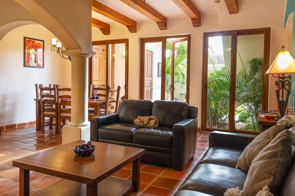 Beautiful  home in Founder - A close walk to the beach and Wine cellar