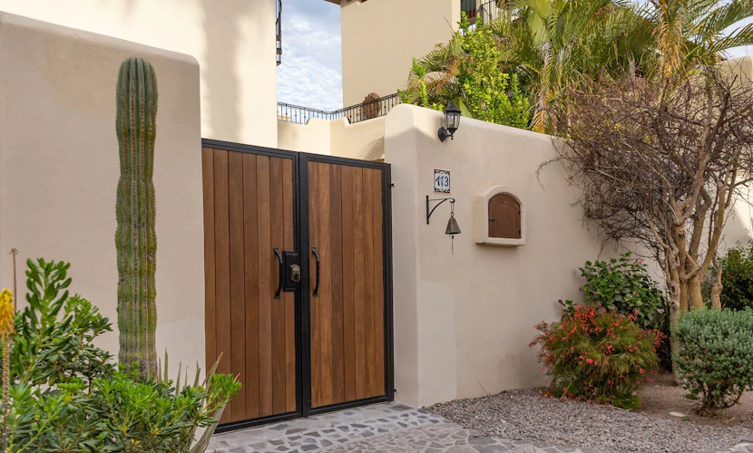 Beautiful home in Founder - A close walk to the beach and Wine cellar