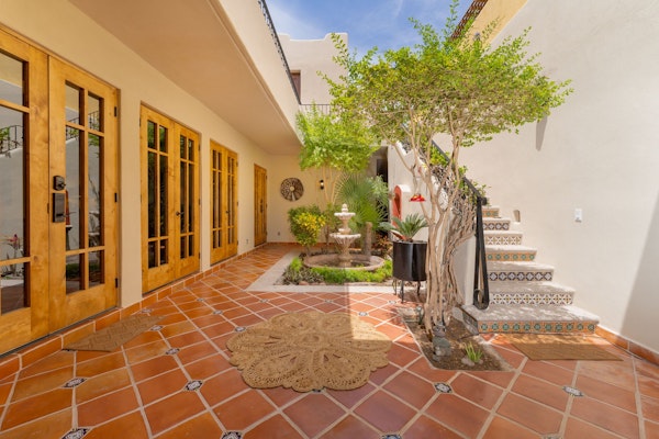 Extraordinary home with private pool - 2 Bikes Available By Casago
