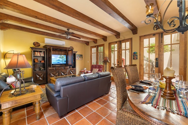 Extraordinary home with private pool - 2 Bikes Available By Casago