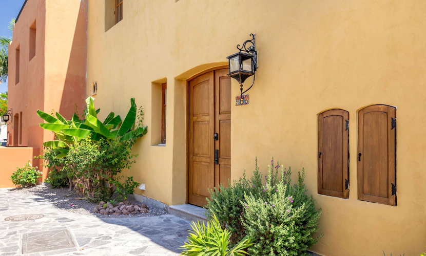 BeautifulHome, in front of the community pool By Casago