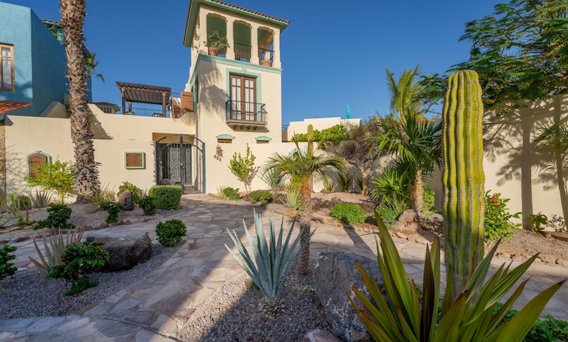 Wonderful views agua viva Lto Bay near tennis and pickleball courts