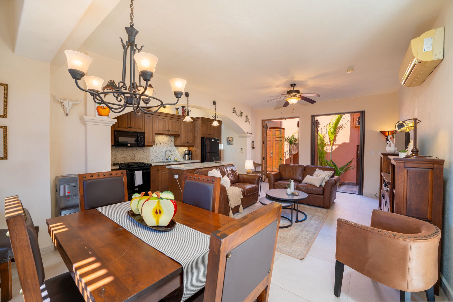 Stunning home - Amazing Mountain Views