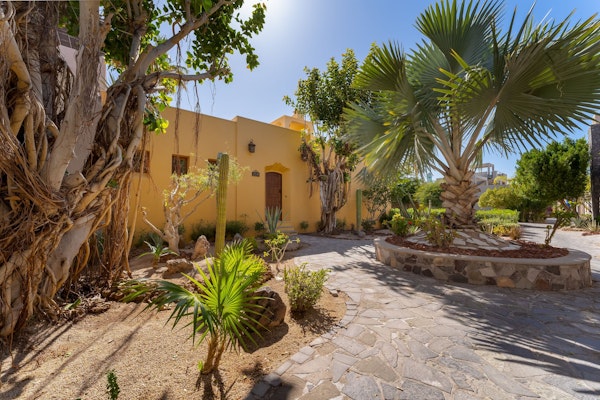 Beautiful custom Home. Amazing Ocean View