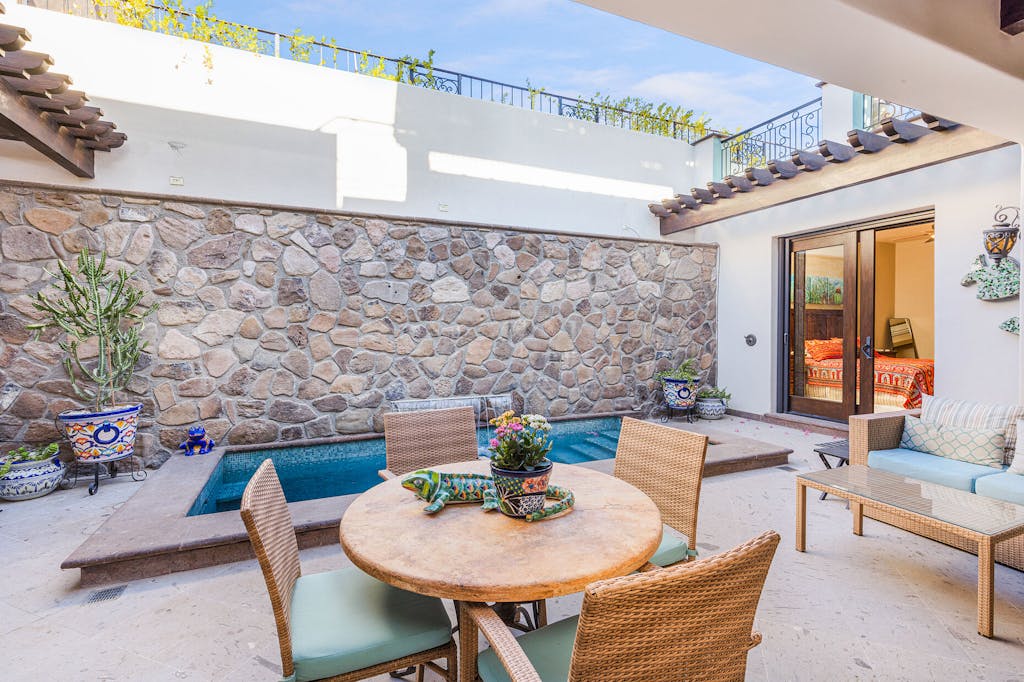 A breathtaking custom home with a private pool 5.5 ft deep and Ocean View