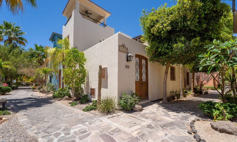 Our exquisite casa offers a perfect blend of comfort and convenience.