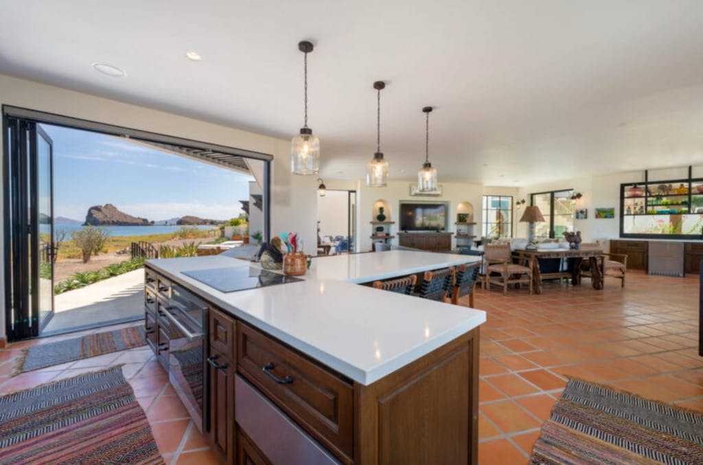 Beachfront home & mountain views, and the biggest private pool