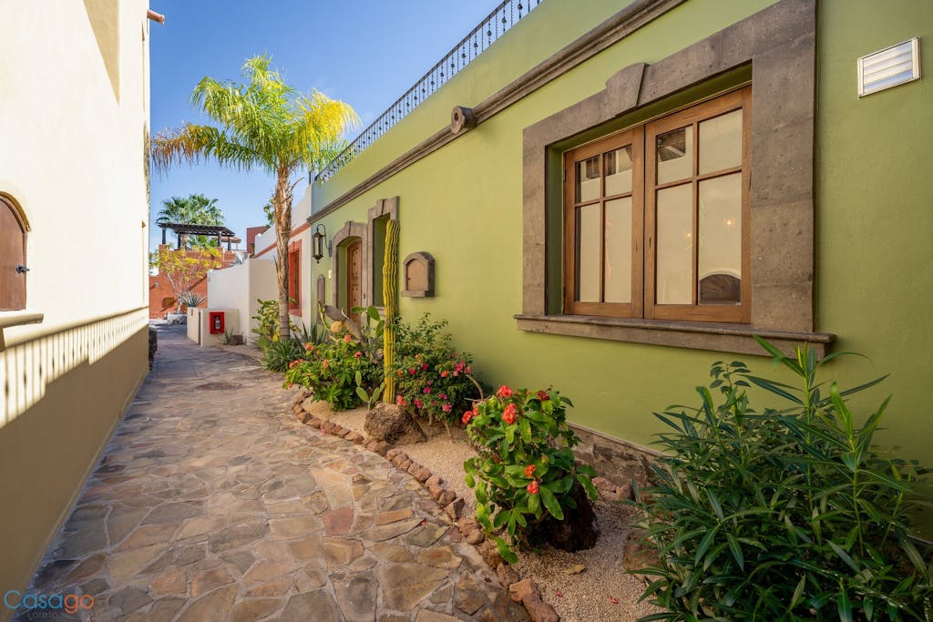 Welcome to Casa Verde, a brand-new, beautifully remodeled one-bedroom home.