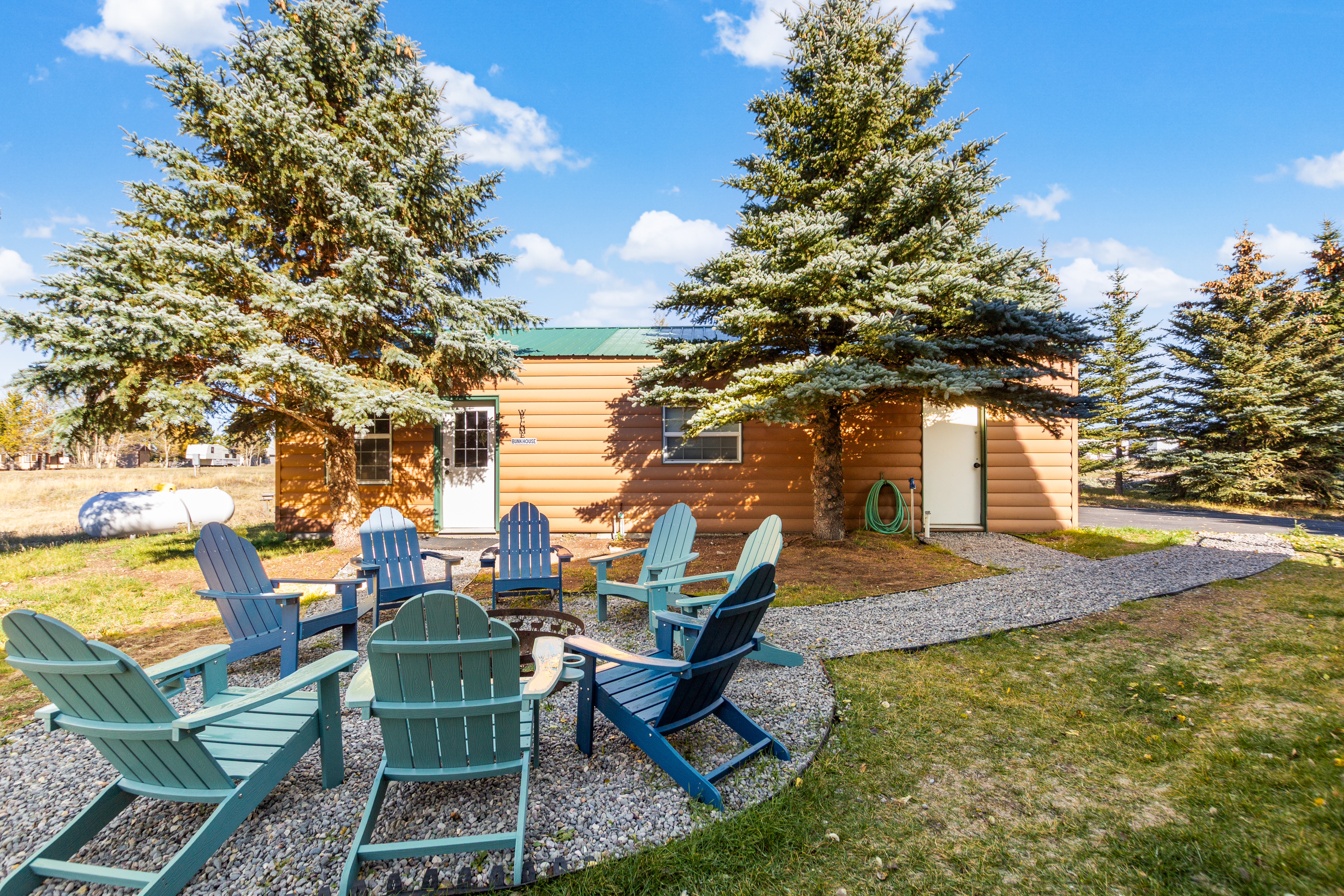 Pet Friendly Home! Mountain Lake Lodge,3Br/3Ba,Firepit,BBQ,LakeView,30m to YNP,Bunkhouse