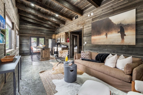 Grasshoppers Escape|Cozy Cabin, World Class Fishing, Firepit, 30m Yellowstone