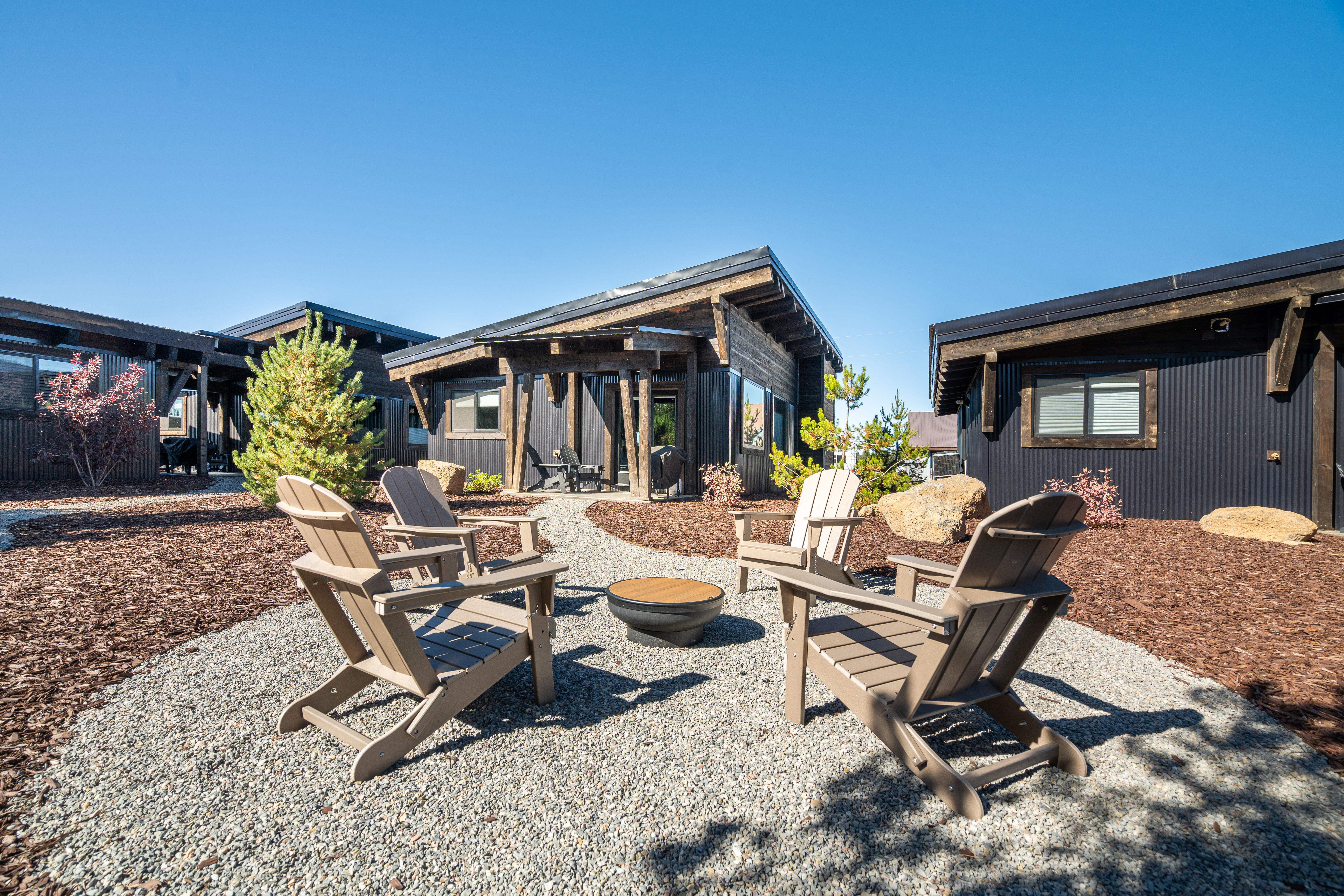 Blue wing Oasis/ Cozy Cabin/ World class Fishing / Fire pit/ BBQ