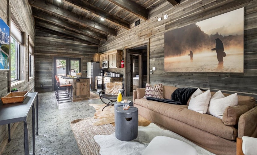 Pet Friendly Home! Pheasant Tail Villa | Cozy Cabin | World-Class Fishing | Fire Pit | BBQ