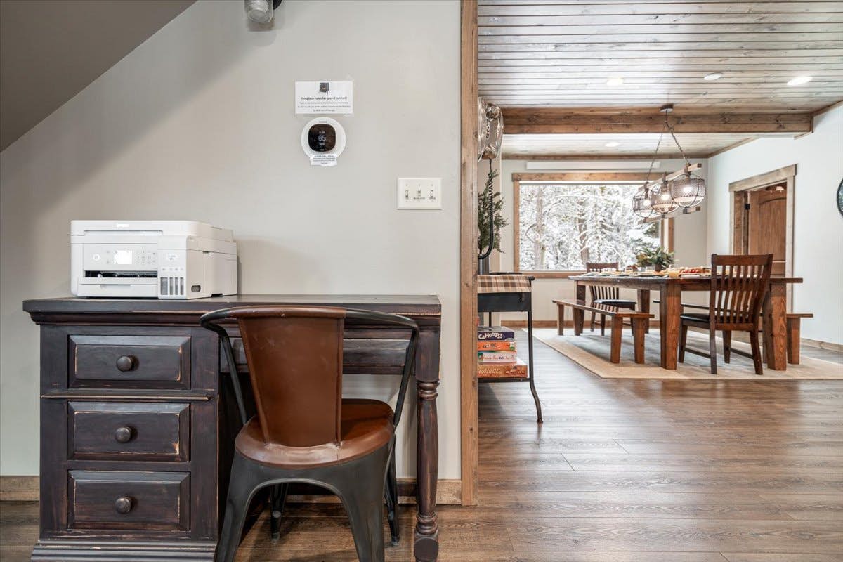 Henry's Lake Hideaway