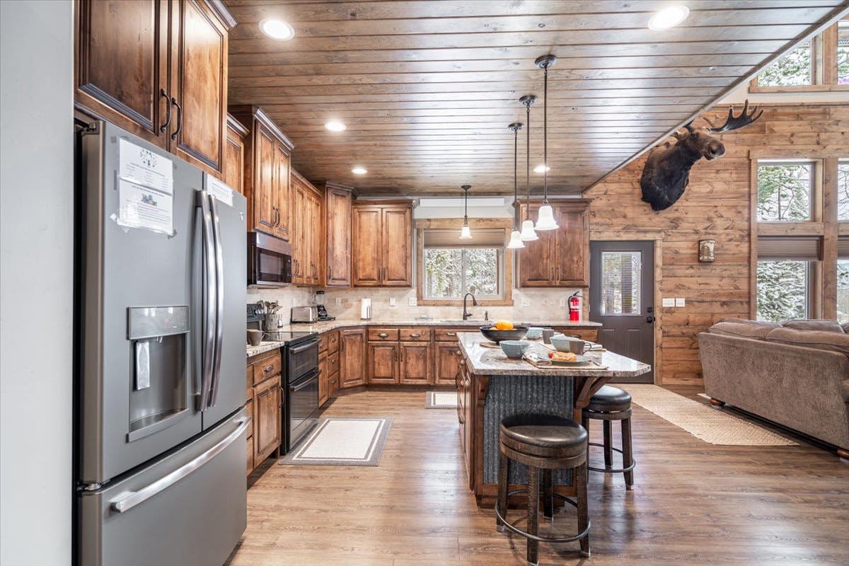 Henry's Lake Hideaway