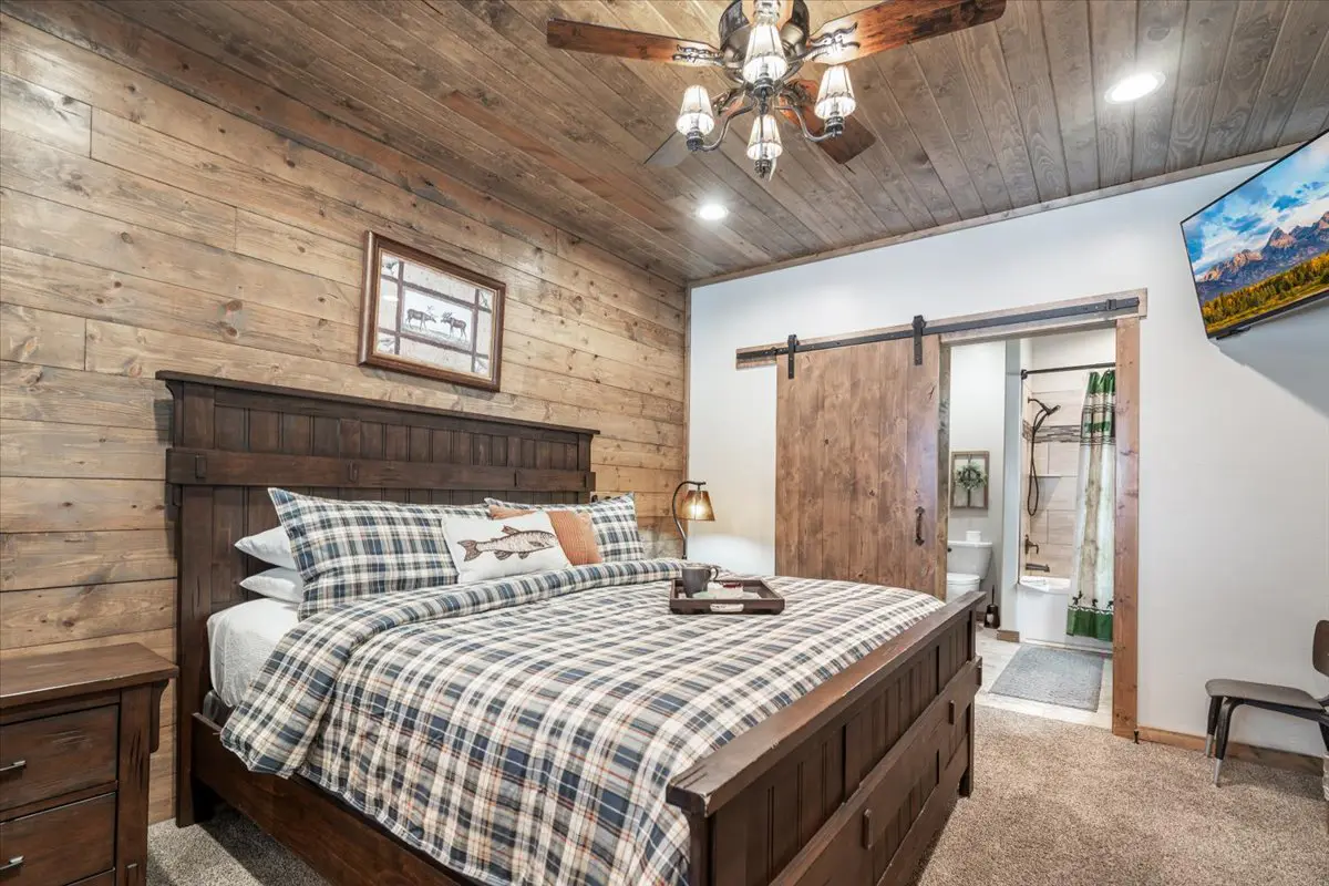 Henry's Lake Hideaway