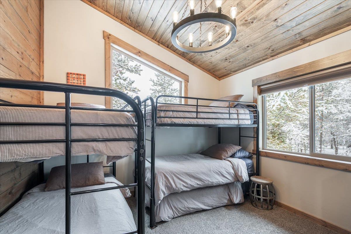 Henry's Lake Hideaway