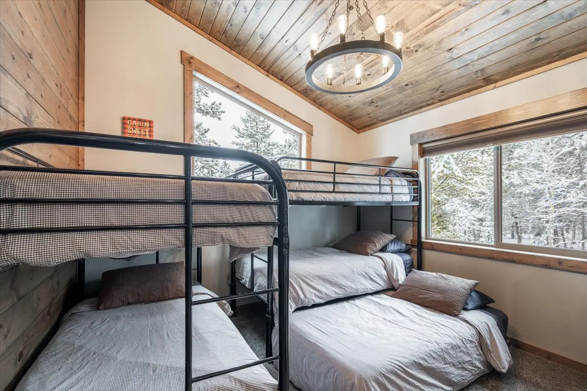 Henry's Lake Hideaway