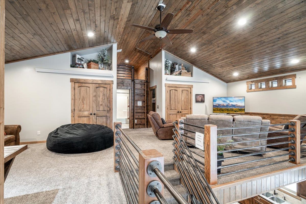 Henry's Lake Hideaway