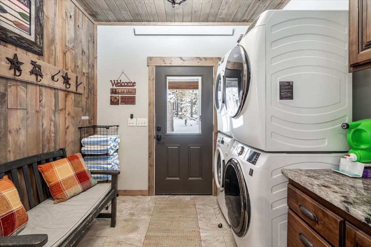 Henry's Lake Hideaway