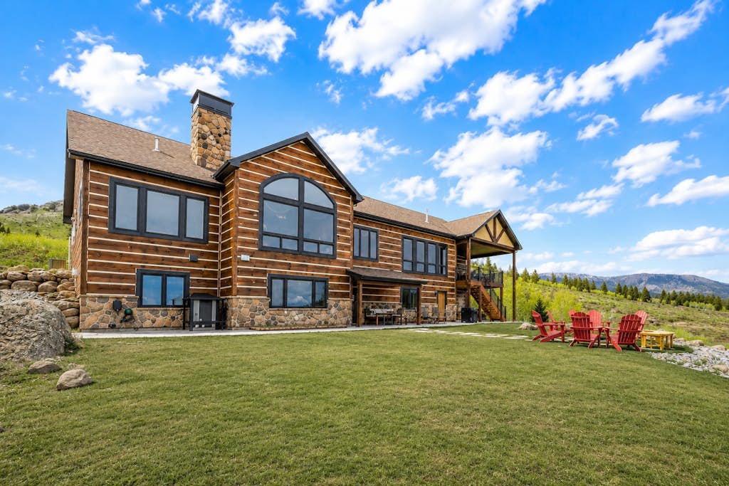Trumpeter Swan,4Br/3 1/2Ba,BBQ,Firepit,Best views in island park,Lakeview,20m 2 YNP,Secluded,Deck